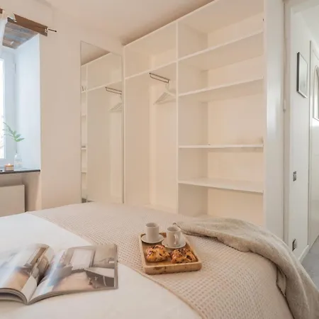 Apartamento Pretty In Old Town By Rent Carate Urio