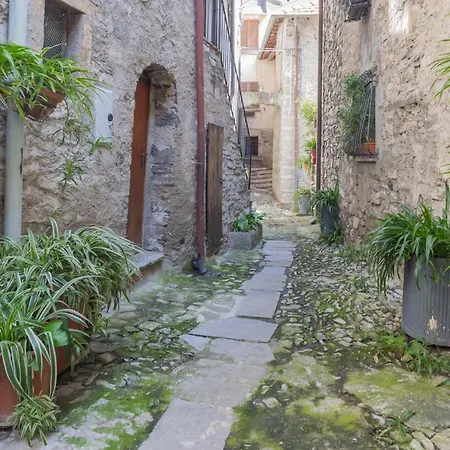 Pretty In Old Town By Rent Apartmán